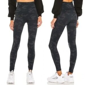 Spanx Look At Me Now Leggings Women's Size M Gray/Black Camo Athleisure EUC